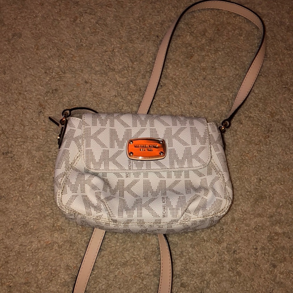 Michael Kors crossbady bag